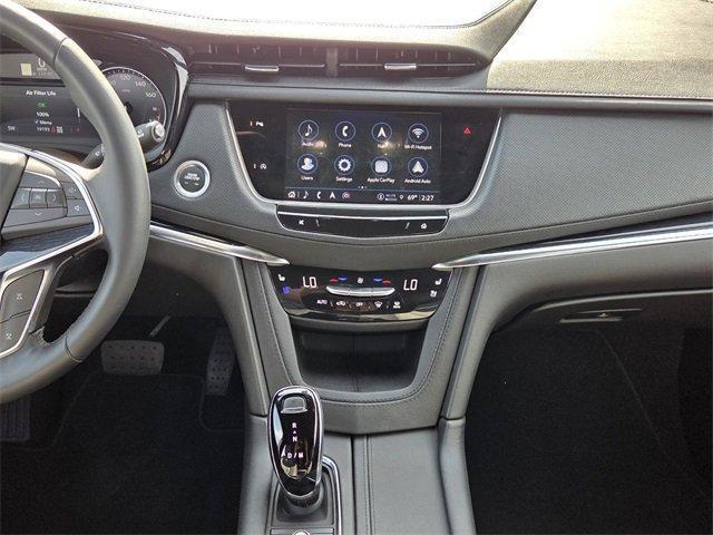 used 2025 Cadillac XT5 car, priced at $39,522