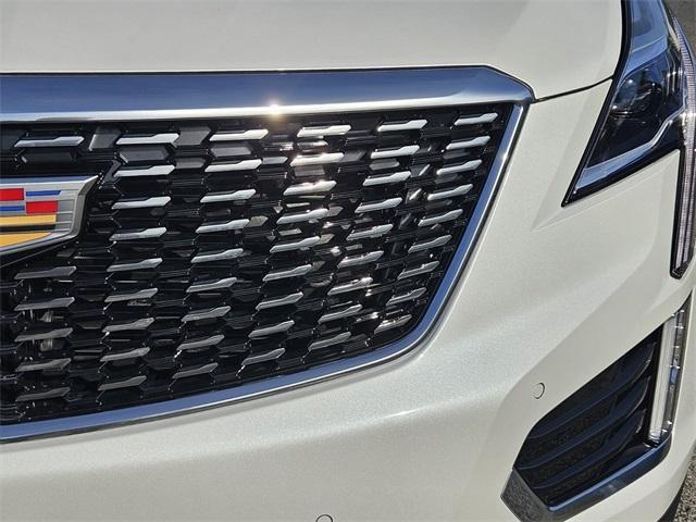 new 2026 Cadillac XT5 car, priced at $43,331