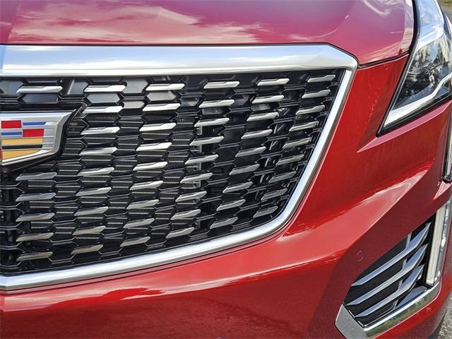 new 2025 Cadillac XT5 car, priced at $50,197