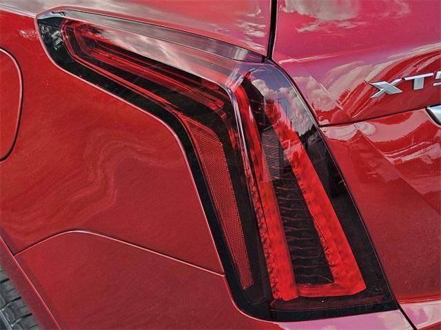 new 2025 Cadillac XT5 car, priced at $50,197