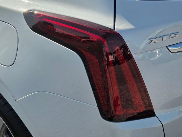 new 2026 Cadillac XT5 car, priced at $59,167