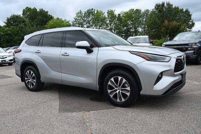 used 2022 Toyota Highlander car, priced at $34,990