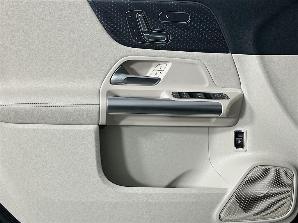 new 2026 Mercedes-Benz GLA 250 car, priced at $48,985