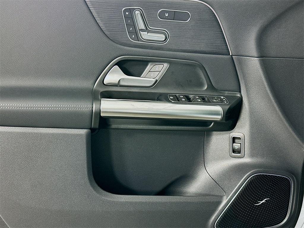 new 2026 Mercedes-Benz GLA 250 car, priced at $52,325