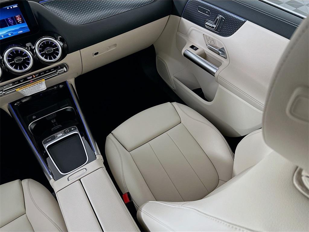 new 2026 Mercedes-Benz GLA 250 car, priced at $47,785