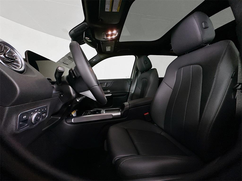 new 2026 Mercedes-Benz GLB 250 car, priced at $52,820