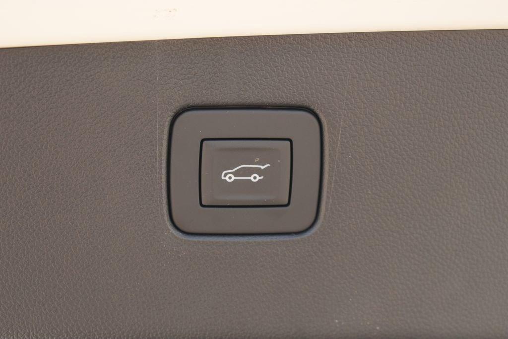 new 2025 Buick Envista car, priced at $29,418