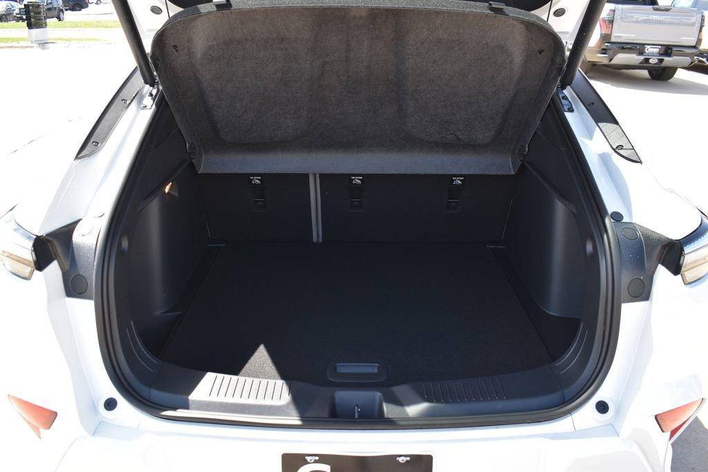 new 2025 Buick Envista car, priced at $29,418