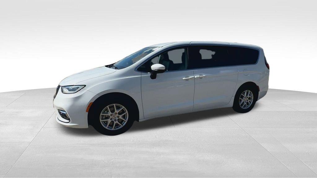 used 2023 Chrysler Pacifica car, priced at $26,761
