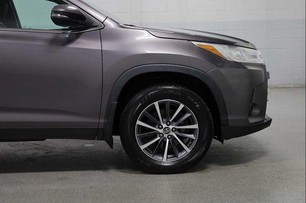 used 2019 Toyota Highlander car, priced at $22,995