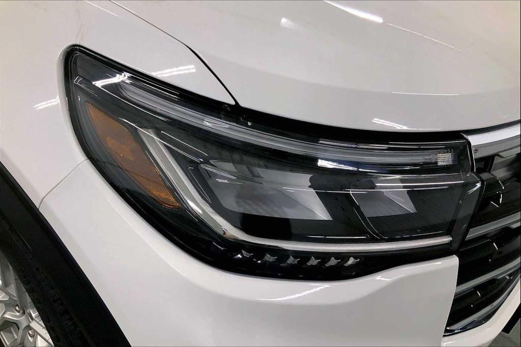 new 2025 Ford Explorer car, priced at $44,460