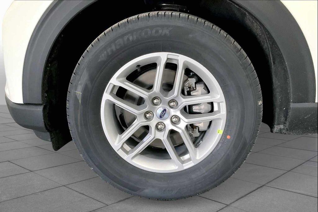 new 2025 Ford Explorer car, priced at $44,460