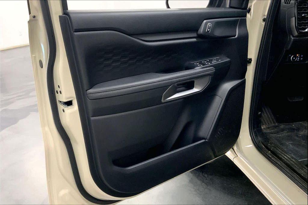 new 2025 Ford Ranger car, priced at $32,814