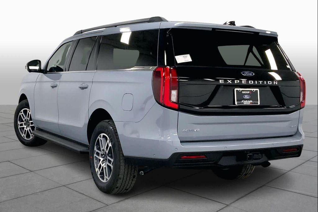 new 2025 Ford Expedition Max car, priced at $70,623