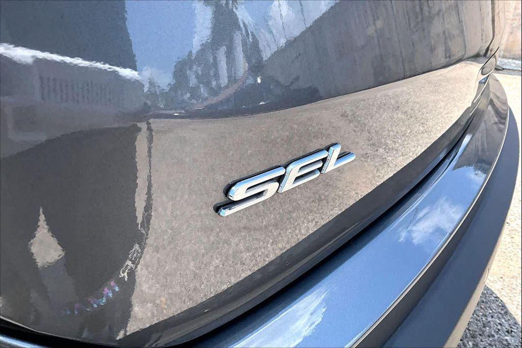 used 2024 Ford Edge car, priced at $28,505