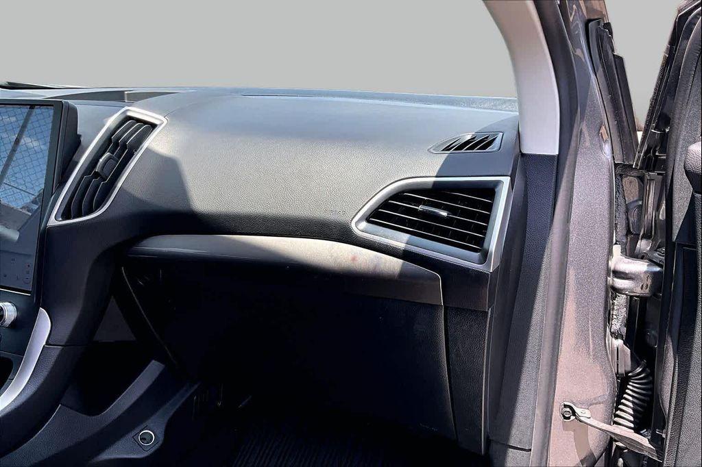 used 2024 Ford Edge car, priced at $28,505