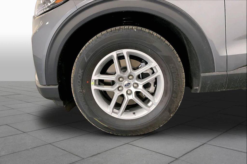 new 2026 Ford Explorer car, priced at $39,505