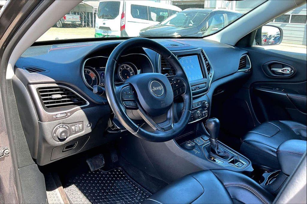used 2019 Jeep Cherokee car, priced at $17,471