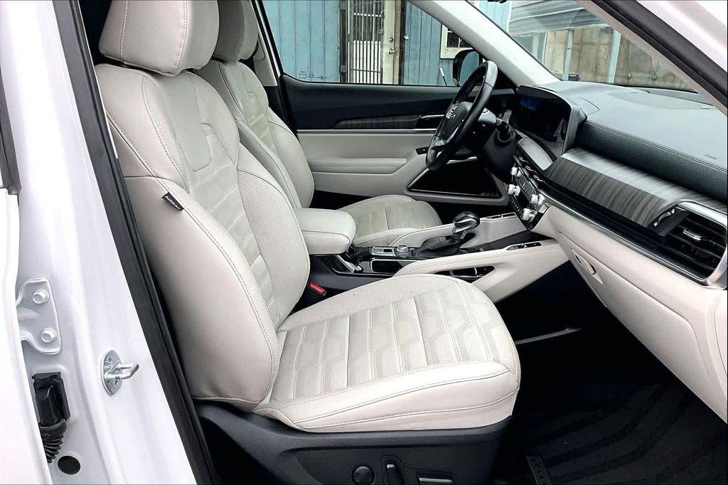 used 2023 Kia Telluride car, priced at $31,975