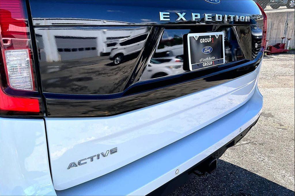 used 2025 Ford Expedition car, priced at $54,196