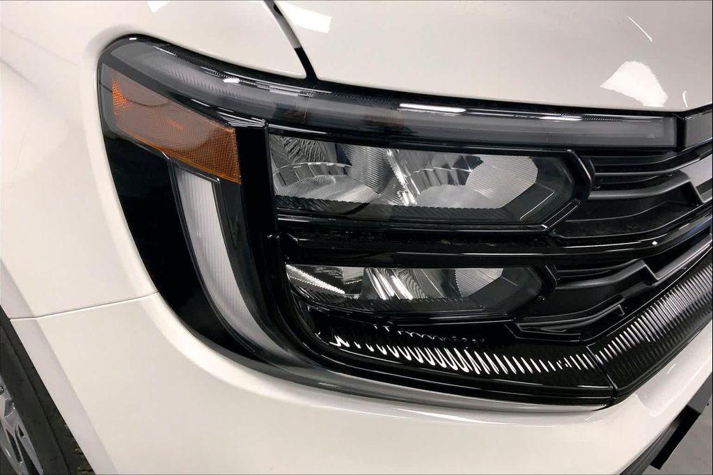 new 2025 Ford Expedition car, priced at $65,588