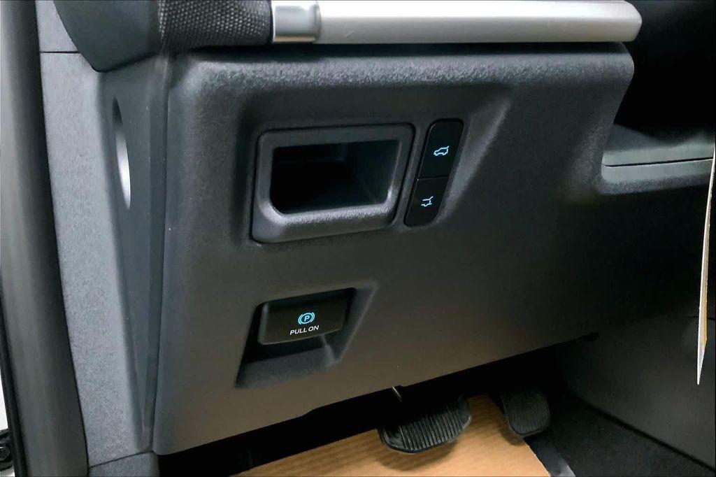 new 2025 Ford Expedition car, priced at $65,588