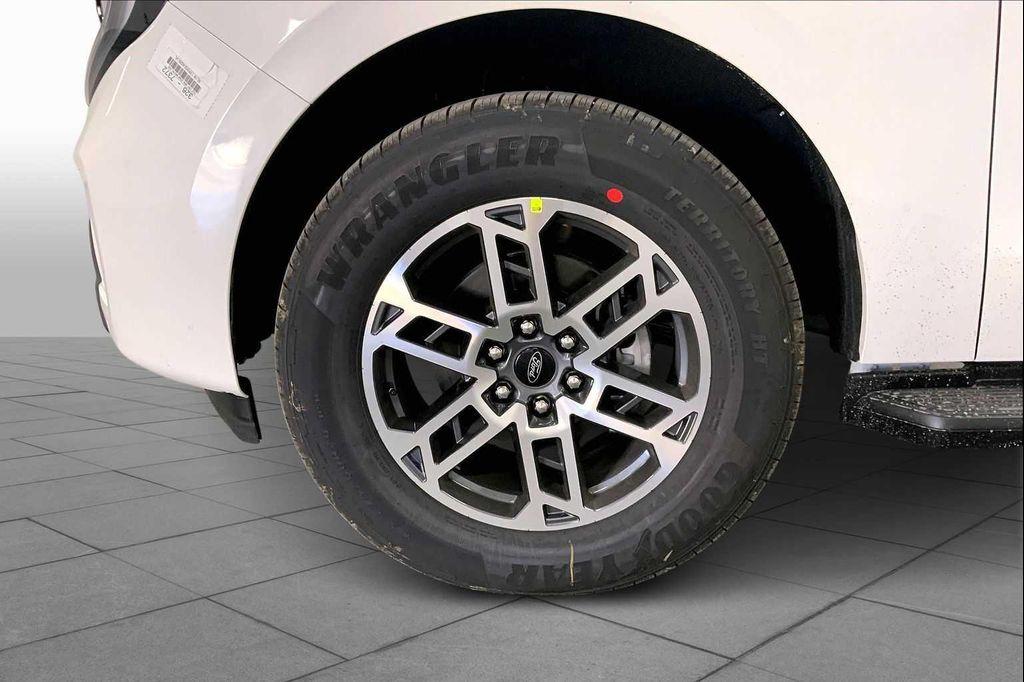 new 2025 Ford Expedition car, priced at $65,588