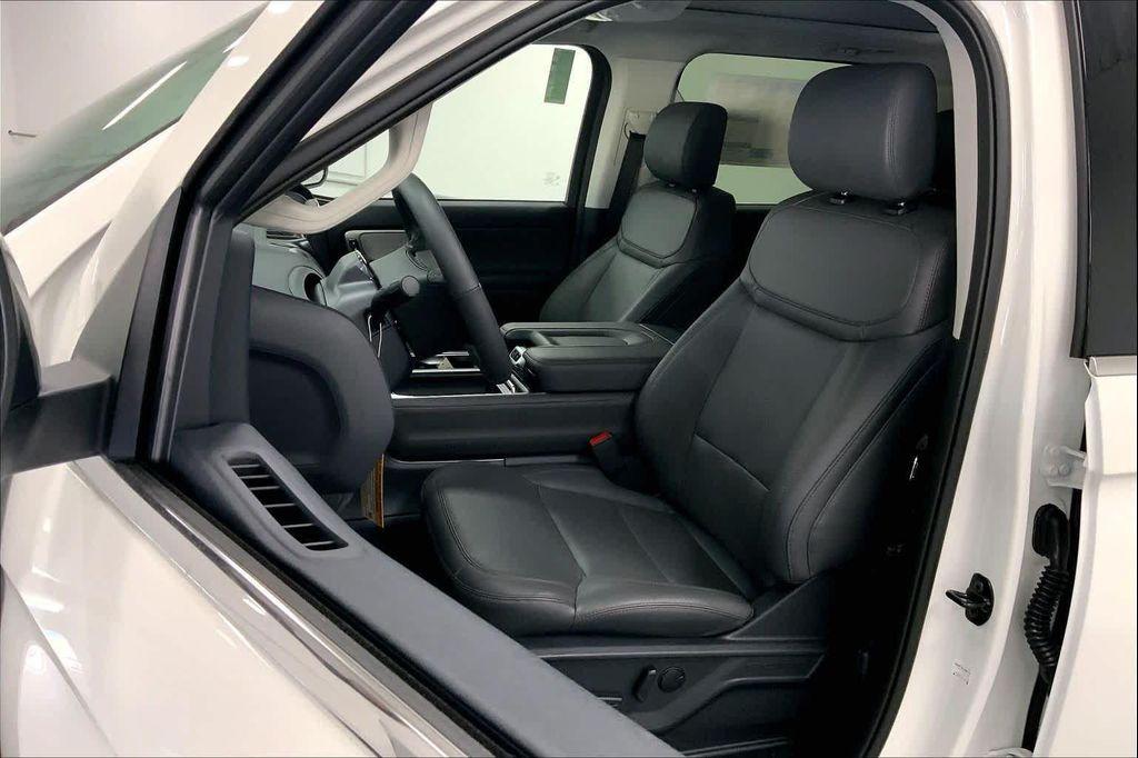 new 2025 Ford Expedition car, priced at $65,588