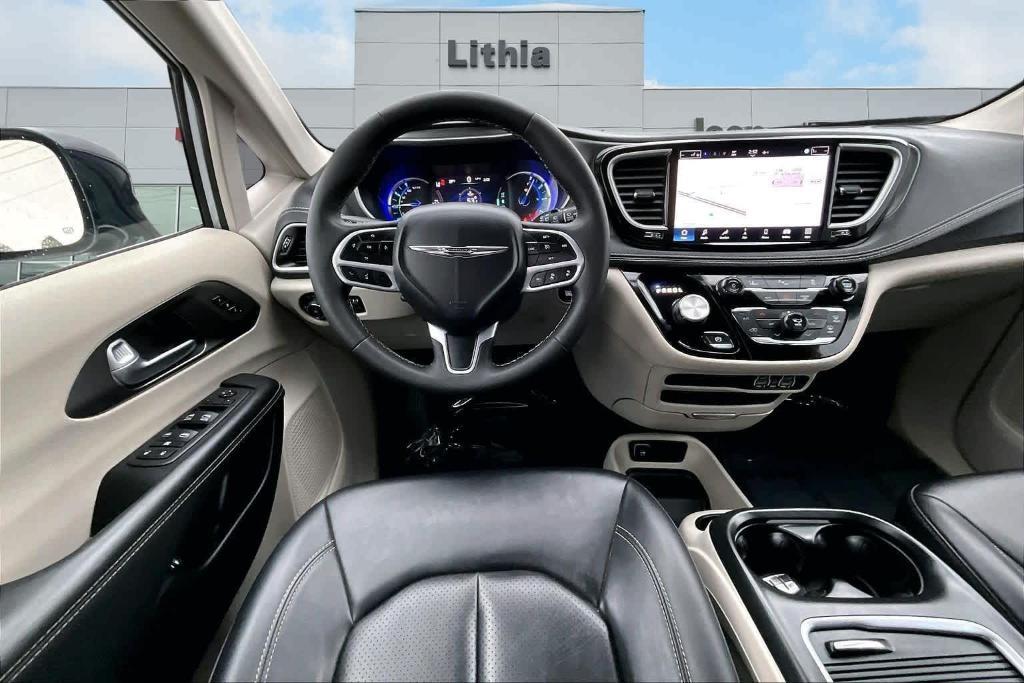 used 2024 Chrysler Pacifica Hybrid car, priced at $29,995