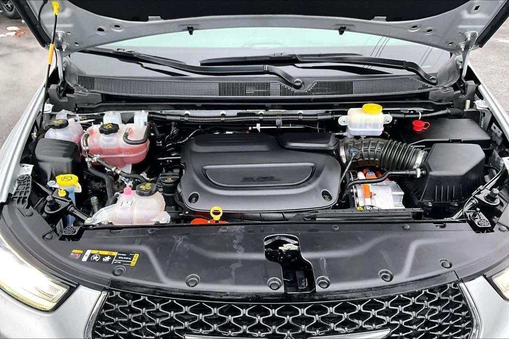 used 2024 Chrysler Pacifica Hybrid car, priced at $29,995