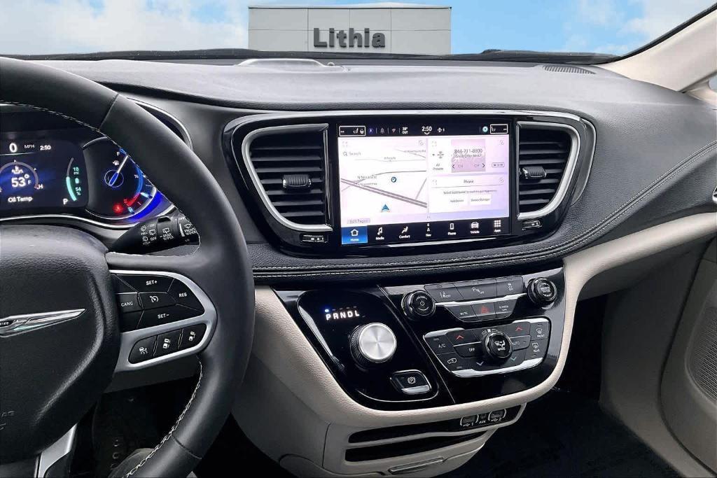 used 2024 Chrysler Pacifica Hybrid car, priced at $29,995