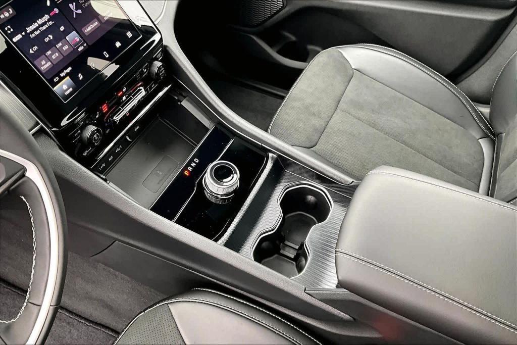 new 2025 Jeep Grand Cherokee car, priced at $44,097