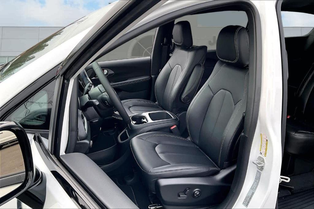 new 2026 Chrysler Pacifica car, priced at $55,450
