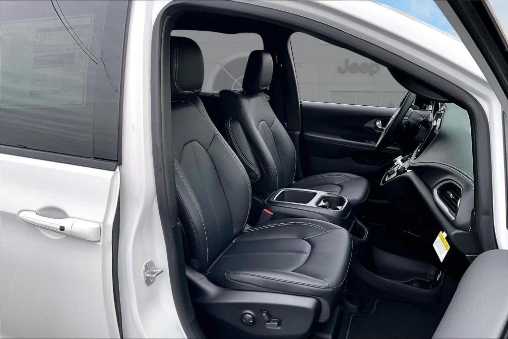 new 2026 Chrysler Pacifica car, priced at $55,450