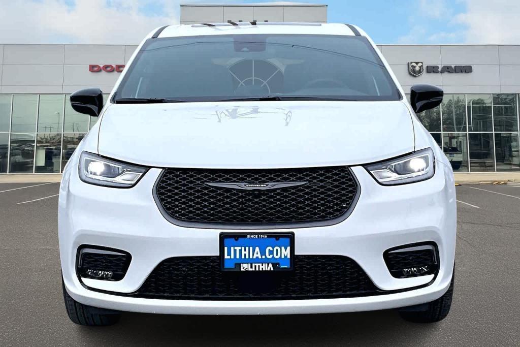 new 2026 Chrysler Pacifica car, priced at $55,450