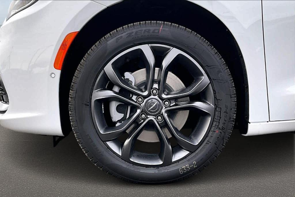 new 2026 Chrysler Pacifica car, priced at $55,450