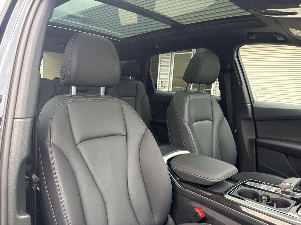 used 2025 Audi Q7 car, priced at $49,996