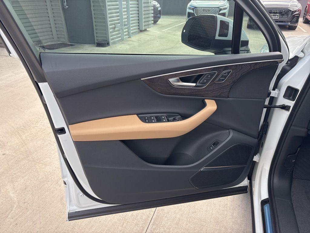 new 2026 Audi Q7 car, priced at $66,995