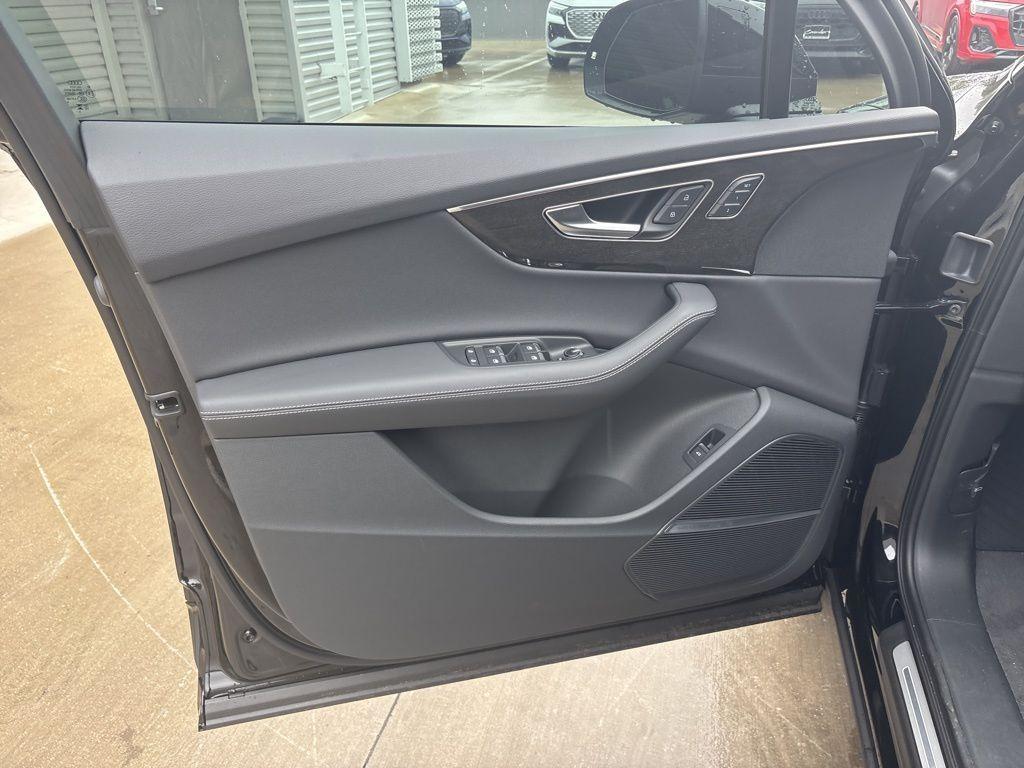 new 2026 Audi Q7 car, priced at $73,295