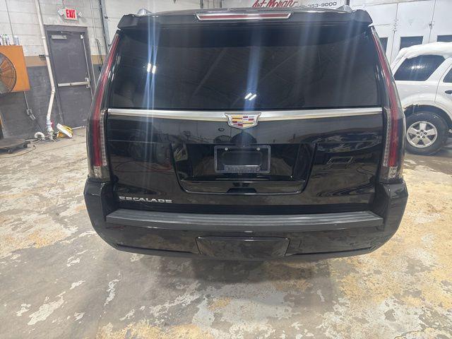 used 2020 Cadillac Escalade ESV car, priced at $37,500