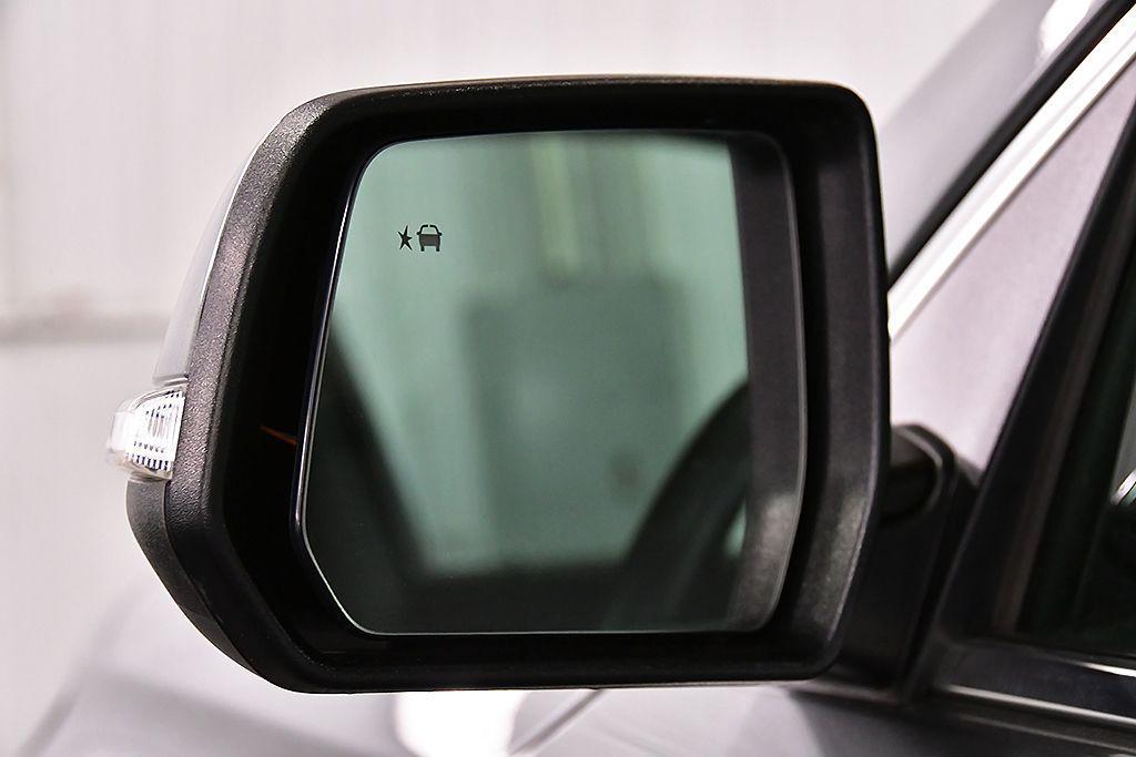 used 2023 Chevrolet Traverse car, priced at $27,938