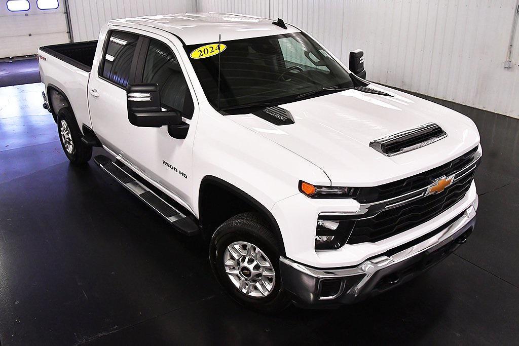 used 2024 Chevrolet Silverado 2500 car, priced at $50,806