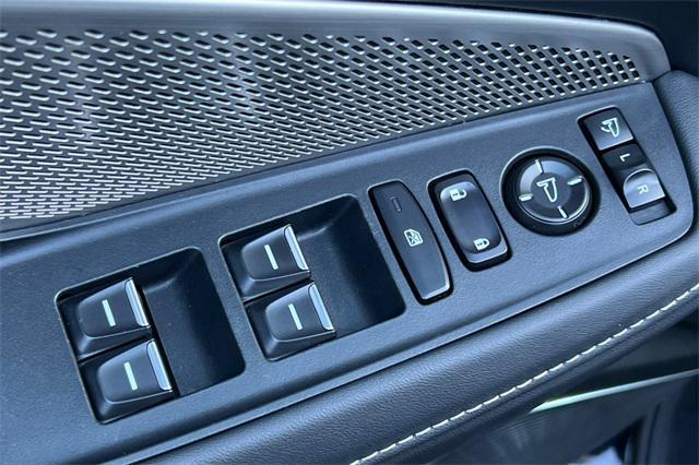 used 2023 Acura MDX car, priced at $38,995