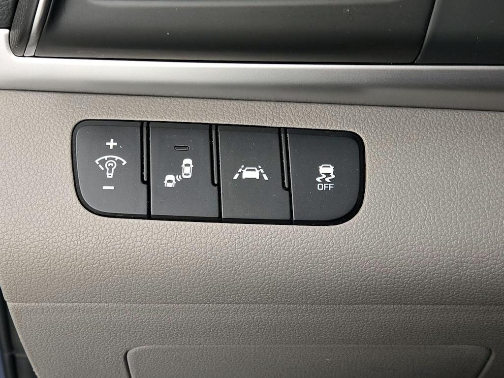 used 2020 Hyundai Elantra car, priced at $13,998