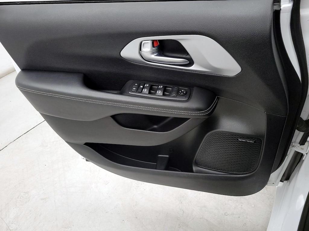 used 2019 Chrysler Pacifica car, priced at $25,998