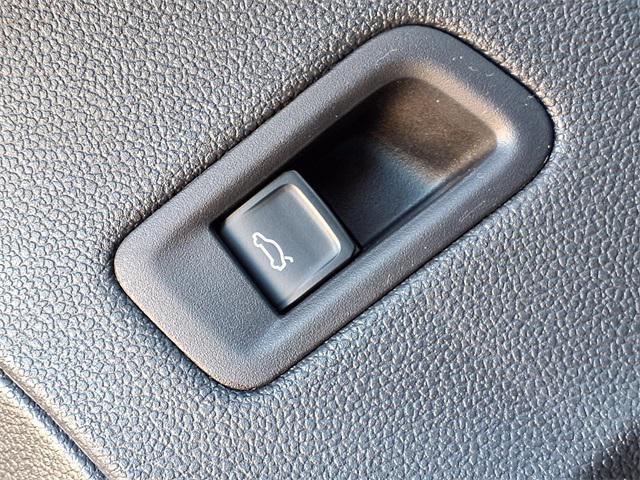 used 2024 Volkswagen Atlas car, priced at $30,051