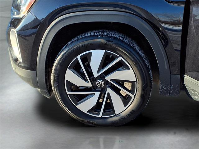 used 2024 Volkswagen Atlas car, priced at $30,051