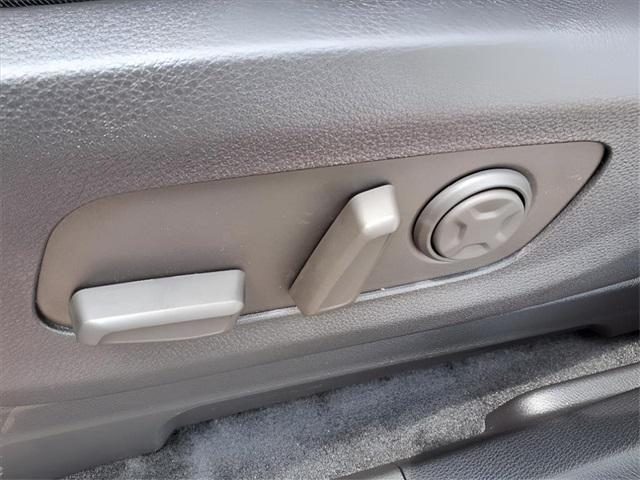 new 2025 Kia Carnival Hybrid car, priced at $49,190