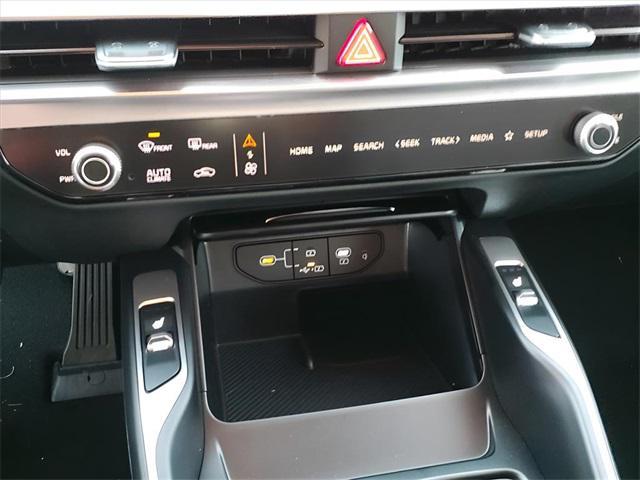 new 2025 Kia Sorento Hybrid car, priced at $40,690