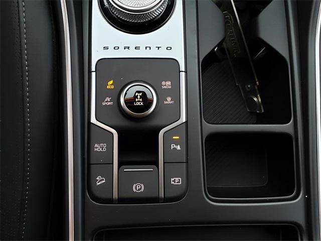 new 2025 Kia Sorento Hybrid car, priced at $40,690